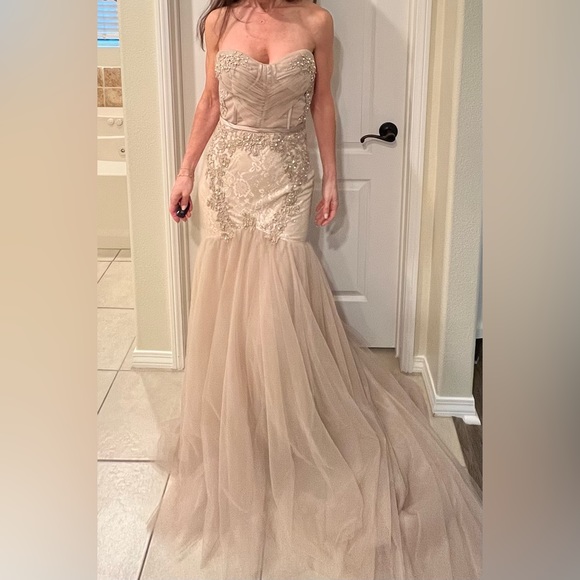 NEW Wedding Formal special occasion gown/dress with crystals - Picture 5 of 10